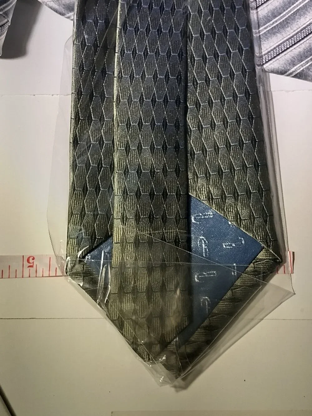 Belisi Men's Olive Green Geometric Pattern Necktie NWT
